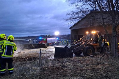 Großeinsatz mit rund 50 Feuerwehrleuten beim Brand eines Misthaufens am 25. Dezember in Zethau.