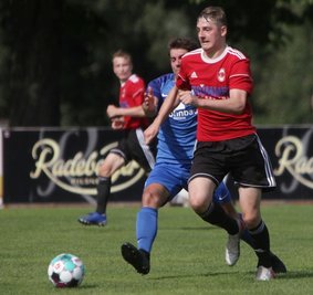 Traf zum zwischenzeitlichen Ausgleich: Philipp Schmuckat und die Langenauer Fußballer erkämpften ein Unentschieden in Radeberg. 