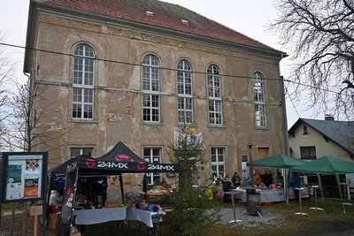Adventsmarkt am und im früheren Schul- und Bethaus Bräunsdorf.