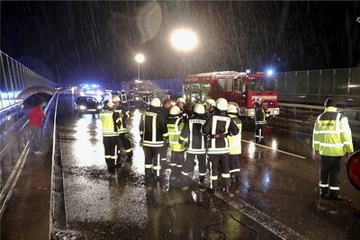 Mehr als 100 Einsatzkräfte waren am 3. Oktober 2019 mit 30 Fahrzeugen bei diesem Unfall auf der A 72 bei Penig im Einsatz. 