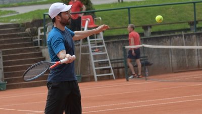 Nico Müller hat bei den Zwönitzern zum Auftakt nichts anbrennen lassen - er gewann sowohl sein Einzel als auch sein Doppel. 