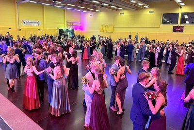 Auch die Harth-Arena wird für Tanzstundenabschlussbälle genutzt und ein festliches Ambiente ausstrahlen.