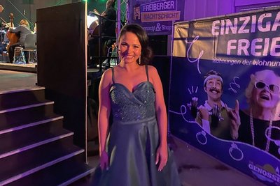 Sopranistin Lindsay Funchal - hier beim Sommernachtskonzert am Samstagabend im Freiberger Schlosshof. Sie sagt über die Saison auf der Seebühne: "Das Wetter hat super mitgespielt."