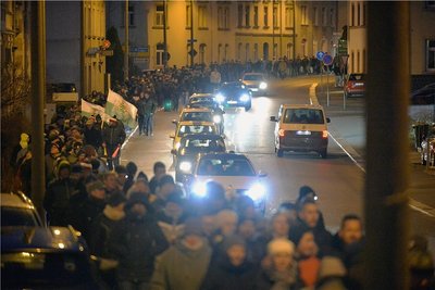 Zu Jahresbeginn waren bei den nicht angemeldeten "Montagsspaziergängen" bis zu etwa 3000 Menschen in Freiberg dabei. 
