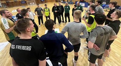 Gemeinsam zum Klassenerhalt: Im Trainingslager in Most schwörten sich die HSG-Männer auf die kommenden Aufgaben in der Oberliga ein. 