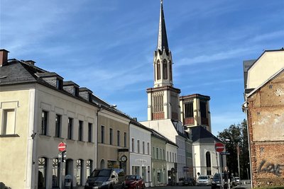 So würde der Nordturm der Jakobikirche in Oelsnitz aussehen, wenn er bis auf die Höhe der Turmumgänge abgetragen wird.