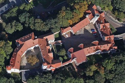 Das Glauchauer Doppelschloss aus der Vogelperspektive.