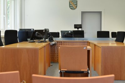 Ein Sitzungssaal im Amtsgericht Freiberg. Bei laufenden Verhandlungen darf nicht fotografiert werden.