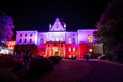 Das Schloss Waldenburg verwandelt sich in eine malerische Kulisse.