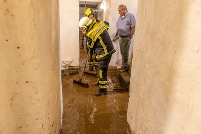 Die Feuerwehrleute waren im Dauereinsatz.