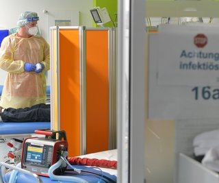 Notfallbereich für Corona-Patienten in der Notaufnahme des Kreiskrankenhauses Freiberg, im Bild der kommissarische Leiter Sven Proske. 