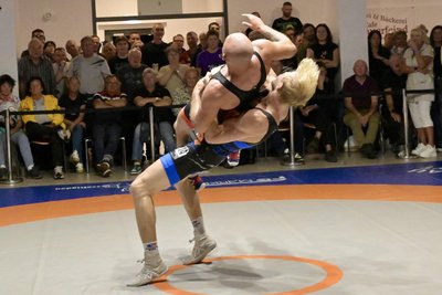 Im direkten Duell am vergangenen Wochenende setzte sich der Thalheimer Michael Zelenka (unten) gegen den Lugauer Konrad Kozlowski durch – beide Sportler dürften diesmal wieder am Start sein.
