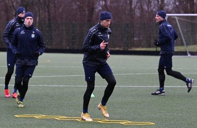 Nach seiner Verletzung kehrte auch Christian Bickel (Mitte) wieder ins Mannschaftstraining der Himmelblauen zurück. 