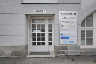 In dem Gebäude befindet sich auch die Innungskrankenkasse IKK.