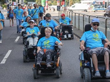 Auch eine Gruppe Rollstuhlfahrer beteiligte sich an "Sports United".