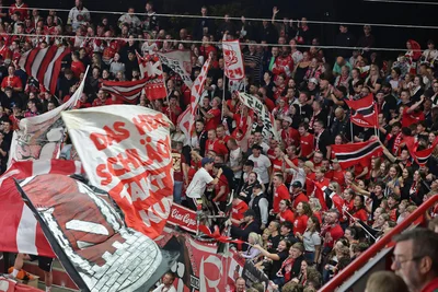 Die Anhänger aus der Heine-Kurve freuen sich auf einige Heimspiele mit gut gefülltem Gäste-Fanblock.