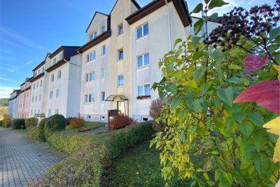 Zu den Häusern der Auer Wohnbaugesellschaft (AWBG) gehören diese an der Lößnitzer Straße in Bad Schlema.
