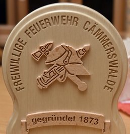 Ein Holzpokal für die Feuerwehr...