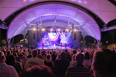 Das Naturtheater Bad Elster ist die Top-Adresse für Open-Air-Konzerte in der Region. Insgesamt 24 Konzerte gehen hier ab 18. Mai über die Bühne.