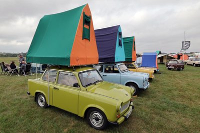 Trabis mit Dachzelt waren neben getunten oder Fahrzeugen im Originalzustand der Hingucker auf dem Zwickauer Trabant- und Ostfahrzeugtreffen.