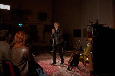 McCartney bei der Präsentation in den Abbey Road Studios.