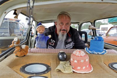 Auch für Thomas Rieger (46) verbindet der Trabant Ost und West: Der gebürtige Brandenburger lebt heute nahe Schwäbisch Hall. Sein Trabi ist 40 Jahre alt und nahezu im Originalzustand.