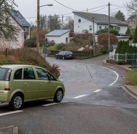 Das ist der erste Abschnitt der Zettlitzer Dorfstraße, die ab April saniert werden soll. 