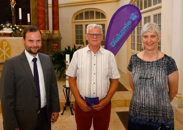 Die heutige Geschäftsführung mit Andreas Seidel (l.) und Gabriele Floßmann sowie der frühere Geschäftsführer Peter Sellien. 