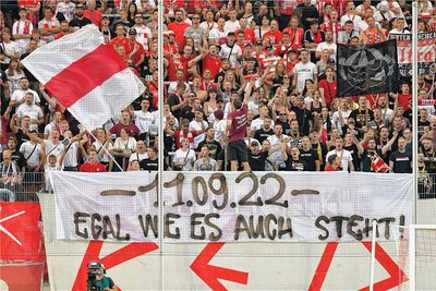 Schon Anfang August beim Heimspiel gegen Duisburg machten die Fans des FSV Zwickau klar, wann aus ihrer Sicht das wichtigste Spiel des Jahres ansteht. 
