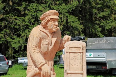 Dieser Tankwart ziert bald die Ladestation für E-Bikes am Räucherkerzenland in Crottendorf. 