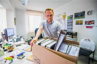 Bürgermeister Stephan Weinrich ist anerkannt in Niederdorf. So hat er sogar sein Büro im Gemeindeamt geräumt, um Platz für die Praxis eines dringend notwendigen Hausarztes im Ort zu machen.
