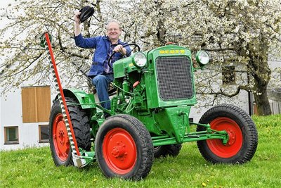 Gunther Zschommler aus Großschirma: "Den Deutz, Baujahr 1937, kaufte mein Großvater Alfred in den 1950er-Jahren in Rothenfurth und arbeitete damit. Nach der Wende habe ich ihn aufgebaut, zu Heimatfesten ist der Oldtimer zu bestaunen." 