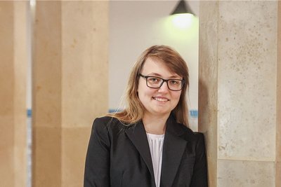 Sarah Weisflog (26) bleibt ebenfalls dort, wo sie ihr Referendariat absolviert hat: im Vogtland. Studiert hat die Sächsin in Regensburg. 