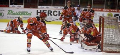 Die Eispiraten bei einem Spiel gegen die Ravensburg Towerstars im März.