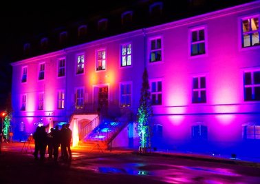 Das Schloss Ringethal bot im Scheinwerferlicht eine beeindruckende Ansicht.