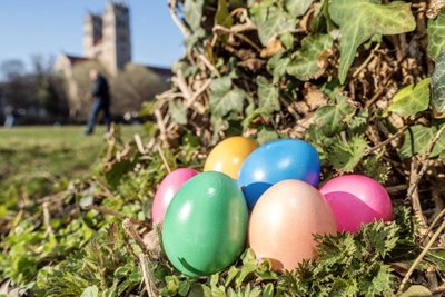 Im Reichenbacher Park der Generationen sind am Samstag Ostereier versteckt.