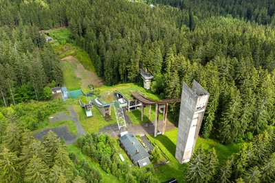 Die 42 Meter hohe Erzgebirgsschanze könnte Denkmal werden.