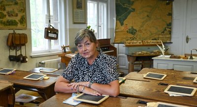 Birgit Raddatz ist die Chefin des Chemnitzer Schulmuseums in Ebersdorf. Dort wird in einem Raum wie vor gut 100 Jahren unterrichtet.