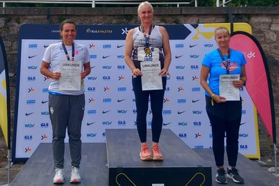 Hinter Natascha Wolf (LG Baar) und Anne Reuschenbach (LG Bad Soden/Neuenhain) landete Nadine Beck (rechts) auf Platz 3.