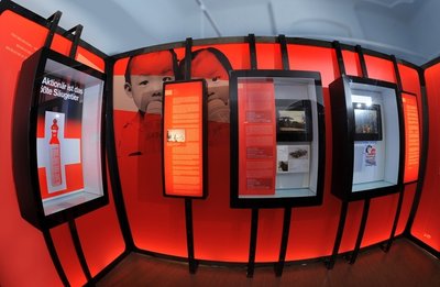 
              <p class="artikelinhalt">Blick in den Themenkomplex: Todesopfer durch Profitmaximierung. Als ein Beispiel steht das mit Melamin verseuchte Milchpulver in China.</p>
            