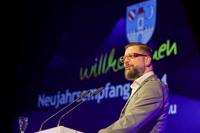 Glauchaus Oberbürgermeister Marcus Steinhart lädt zum Stadtspaziergang ein.