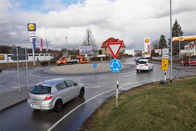 Über eine Aufwertung des Kreisels an der Äußeren Crimmitschauer Straße wird diskutiert. Foto:Andreas Kretschel/Archiv