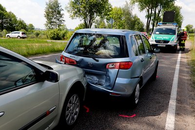 Bei einem Unfall im Chemnitzer Ortsteil Röhrsdorf sind am Freitagmittag ersten Angaben zufolge mehrere Menschen verletzt worden.