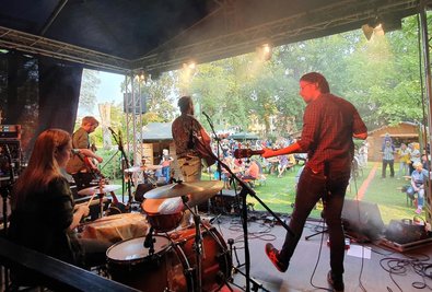 Vier Bands sorgten bis zum Abend für Live-Musik. 