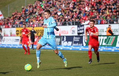 Daniel Frahn (M., Chemnitz) setzt sich gegen Patrick Göbel (Zwickau) durch.