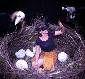 Das Puppentheater Zwickau hat Goethes Ballade "Der Erlkönig" in Szene gesetzt. Der Zuschauer wird das Stück virtuell erleben, über eine VR-Brille. Den Dreh verwirklicht hat die Firma Vrendex aus Königshain. 