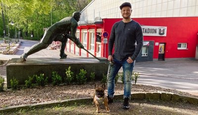 Im Crimmitschauer Kunsteisstadion machte Eric Wunderlich seine ersten Schritte als Eishockeyspieler. Heute ist der 33-Jährige in Halle an der Saale sportlich und privat heimisch geworden. 
