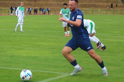 Artur Mergel stand eine Stunde auf dem Platz und wurde dann durch Tobias Stockinger ersetzt