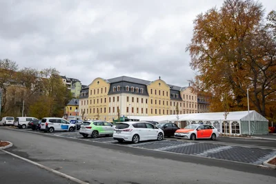 86 Parkplätze sind auf dem Gelände des früheren Pionierhauses entstanden. Bis zum Jahresende ist Parken noch kostenfrei.