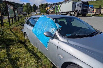 Der Alfa Romeo an der B 95 hat nun offenbar Kriminelle angelockt.